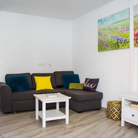 La Vega De Mary Apartment *